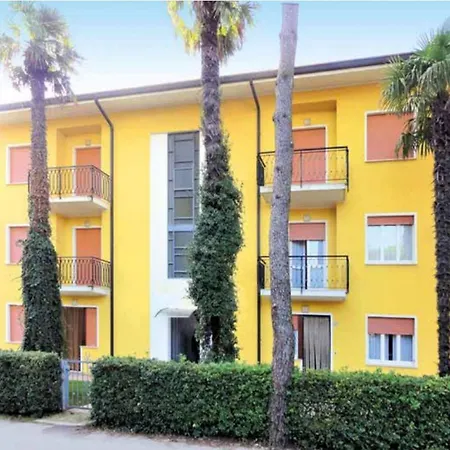 Beachside Comfort On First Floor