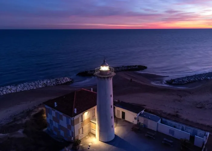 Beachside Comfort On First Floor